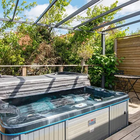 6 Person In Hejls-by Traum *