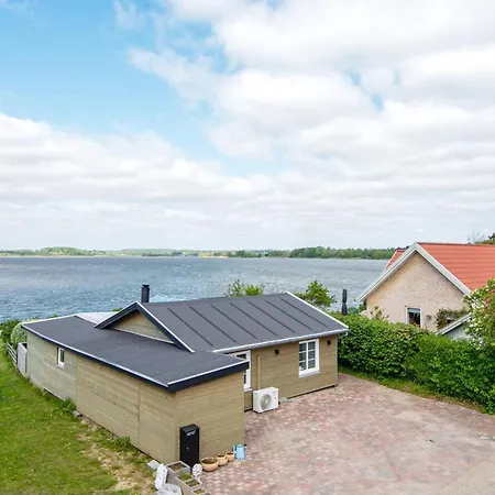 6 Person In Hejls-by Traum